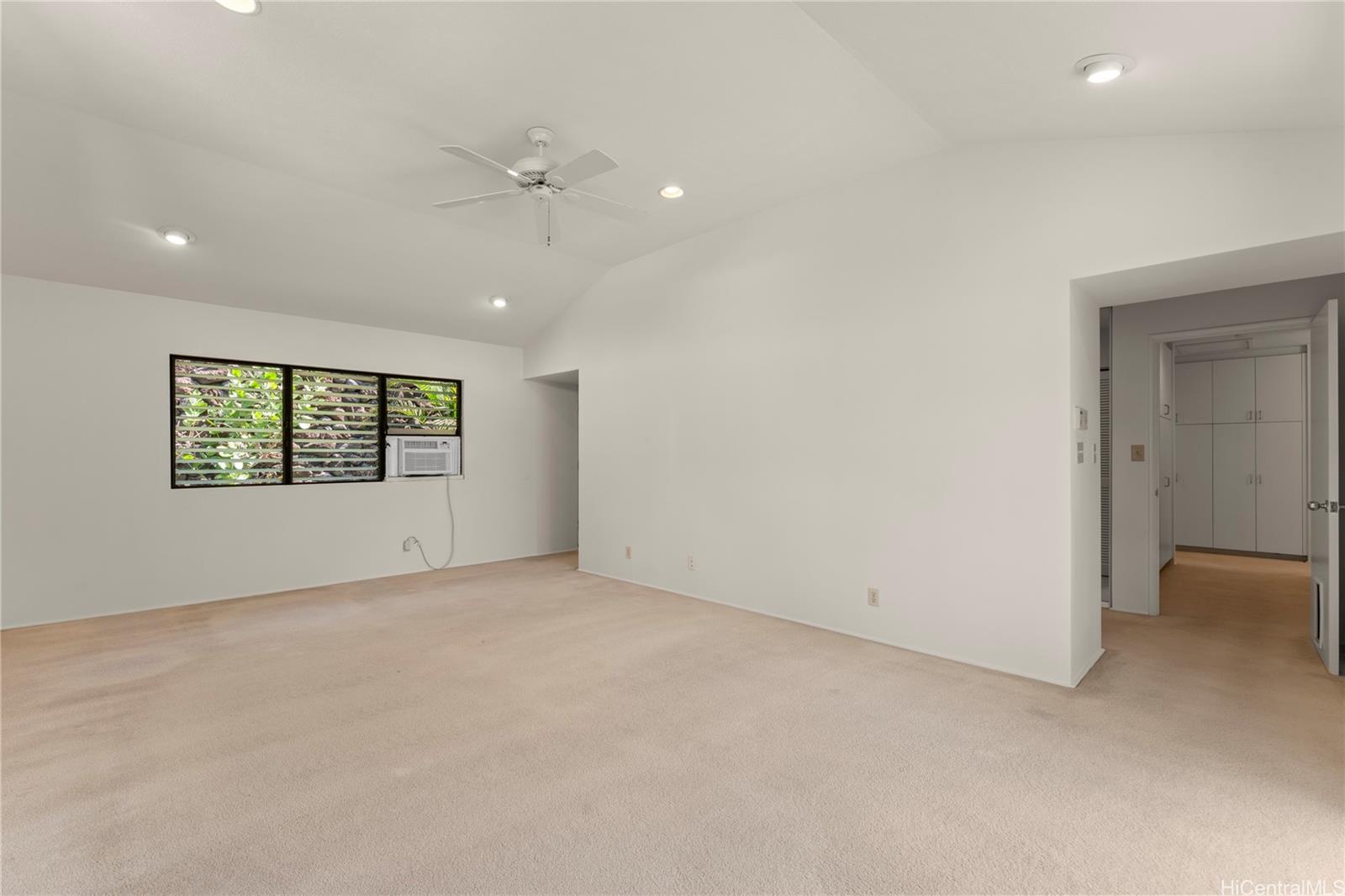 Photo 6 of 24