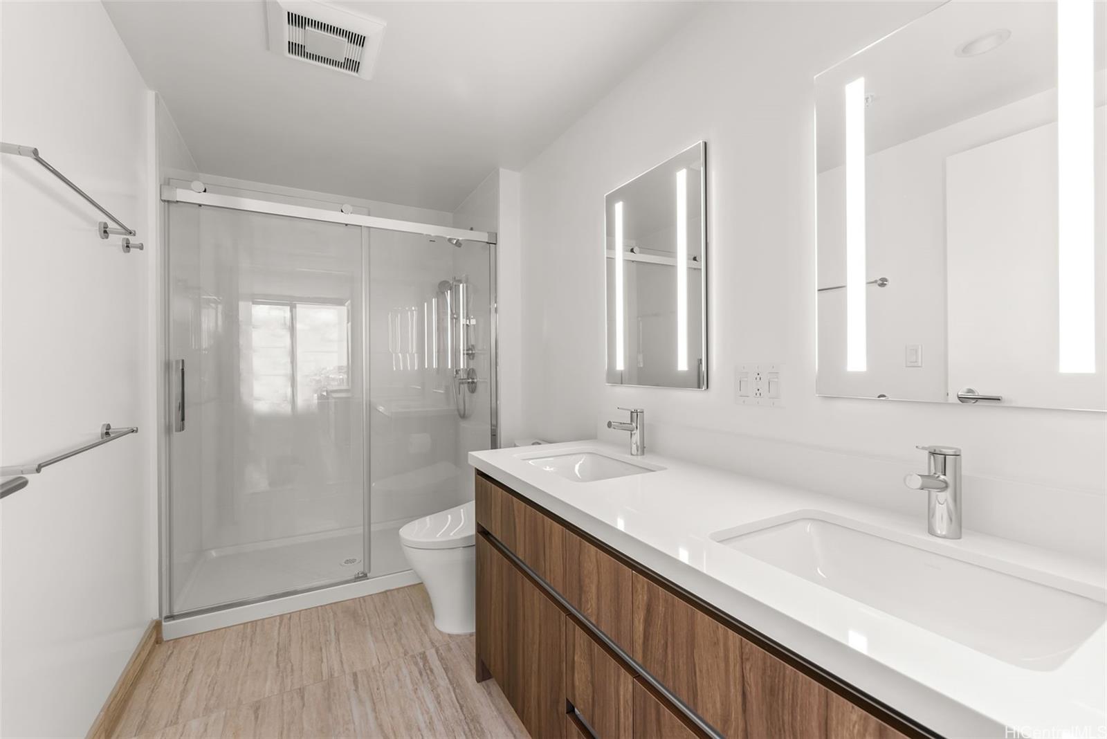 1515 Liona Street  Unit 3119