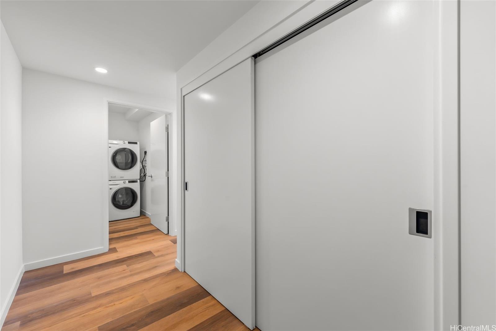 1515 Liona Street  Unit 3119