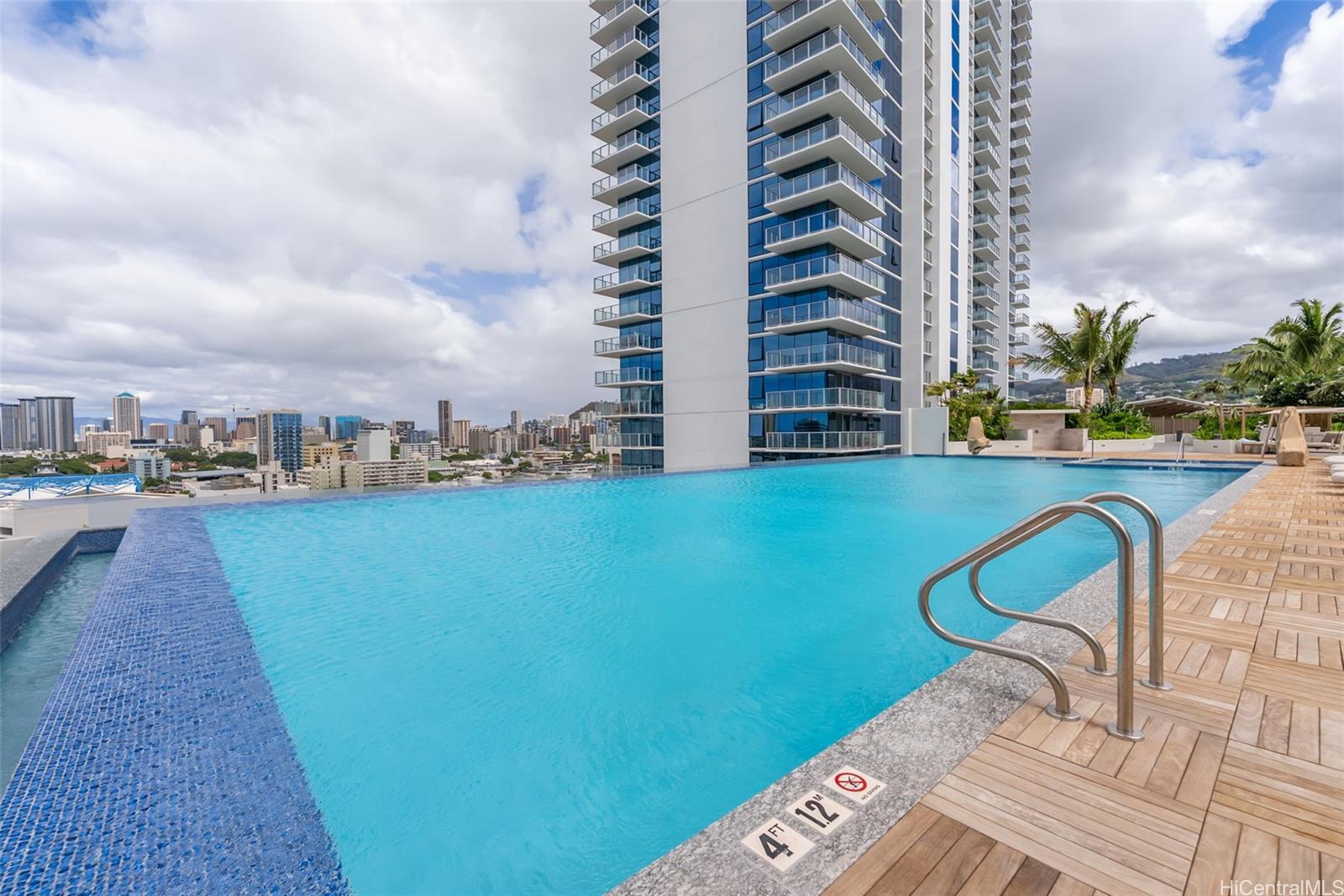 1515 Liona Street  Unit 3119
