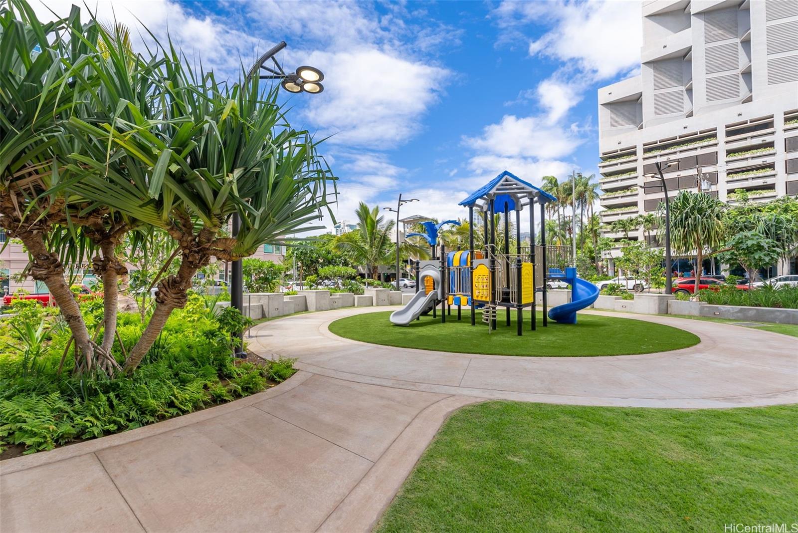 1515 Liona Street  Unit 3119