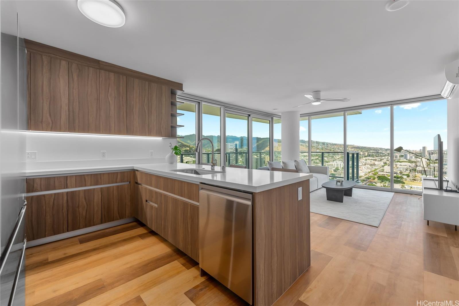 1515 Liona Street  Unit 3119