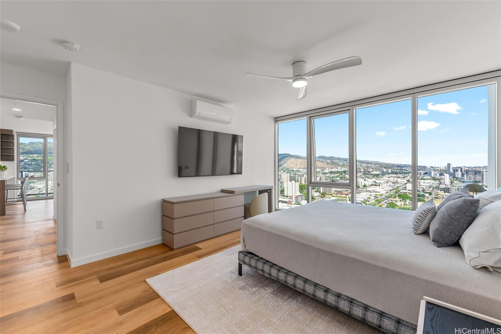 1515 Liona Street  Unit 3119