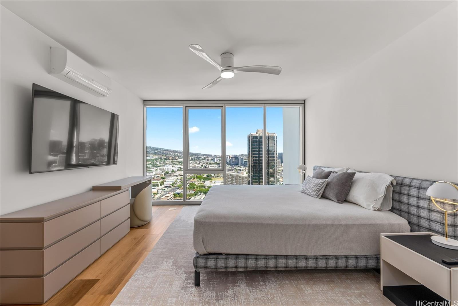 1515 Liona Street  Unit 3119