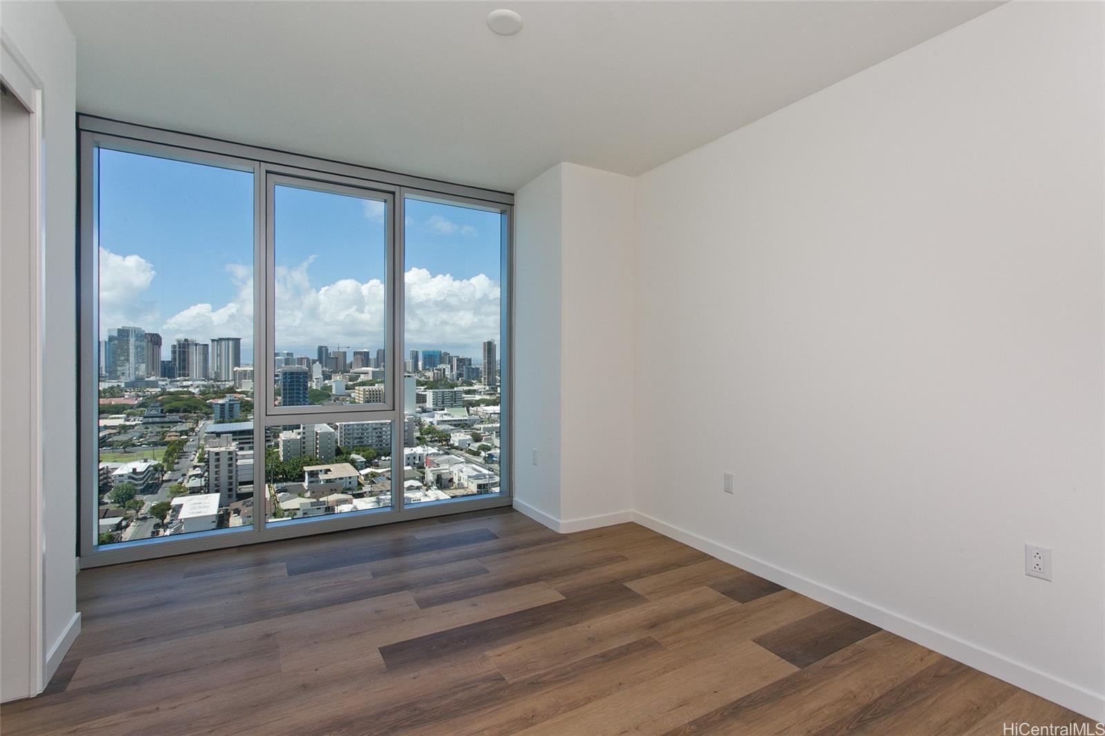 1515 Liona Street  Unit 2212