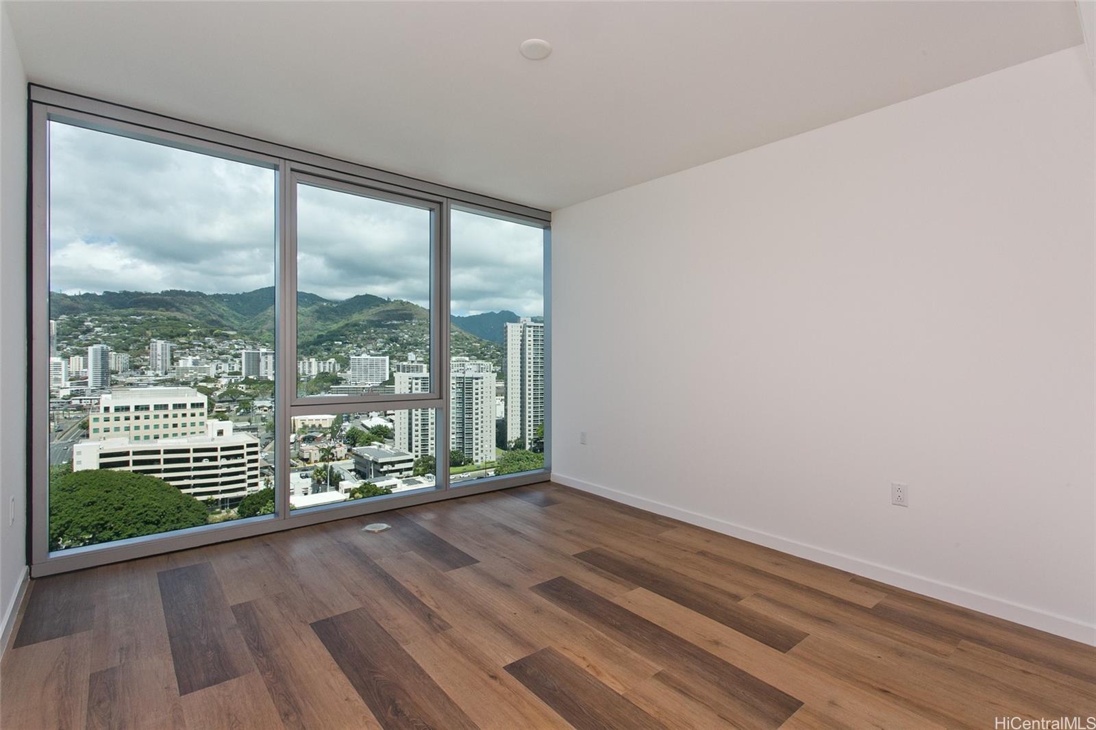 1515 Liona Street  Unit 2212