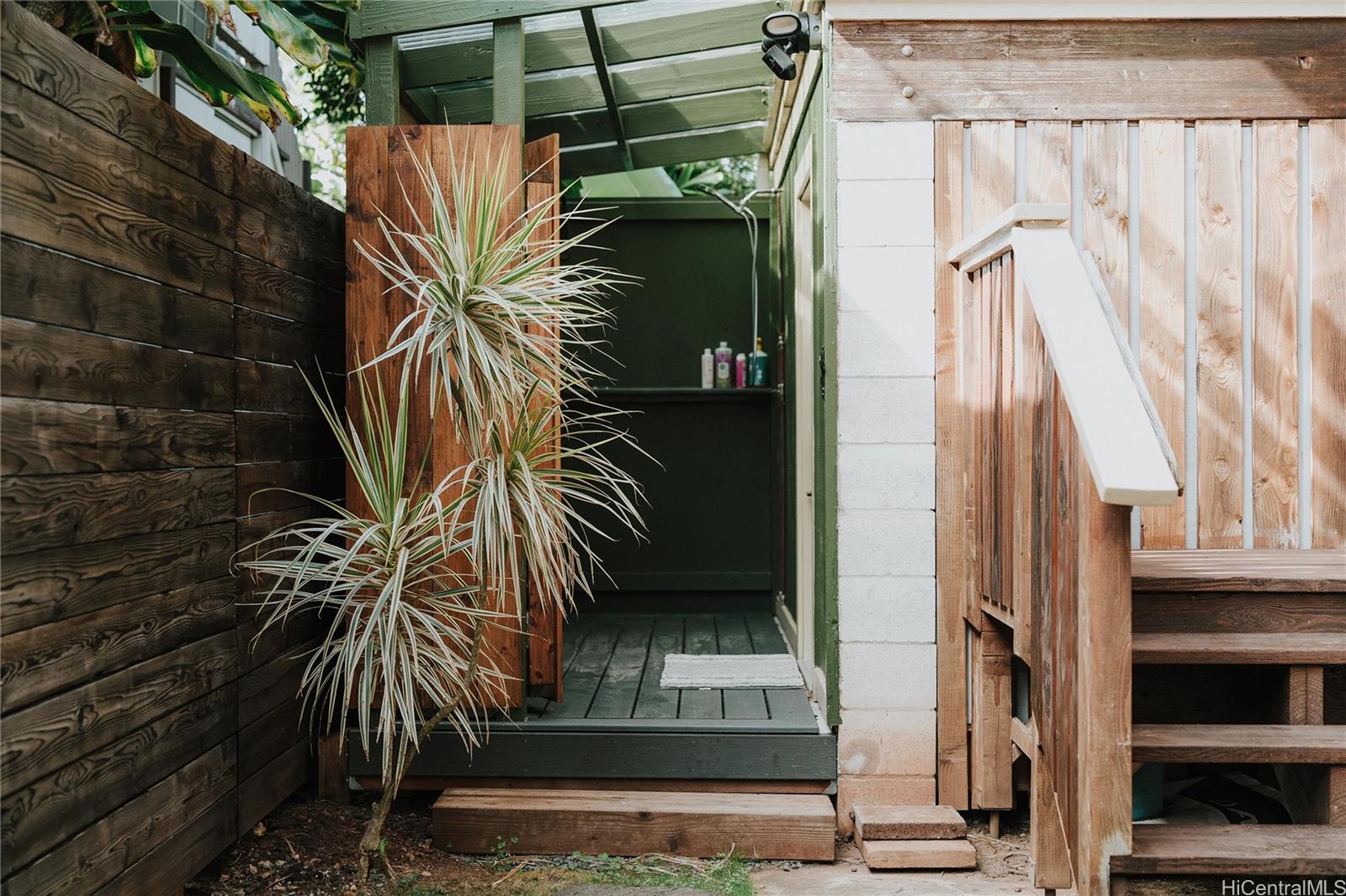 Photo 17 of 25