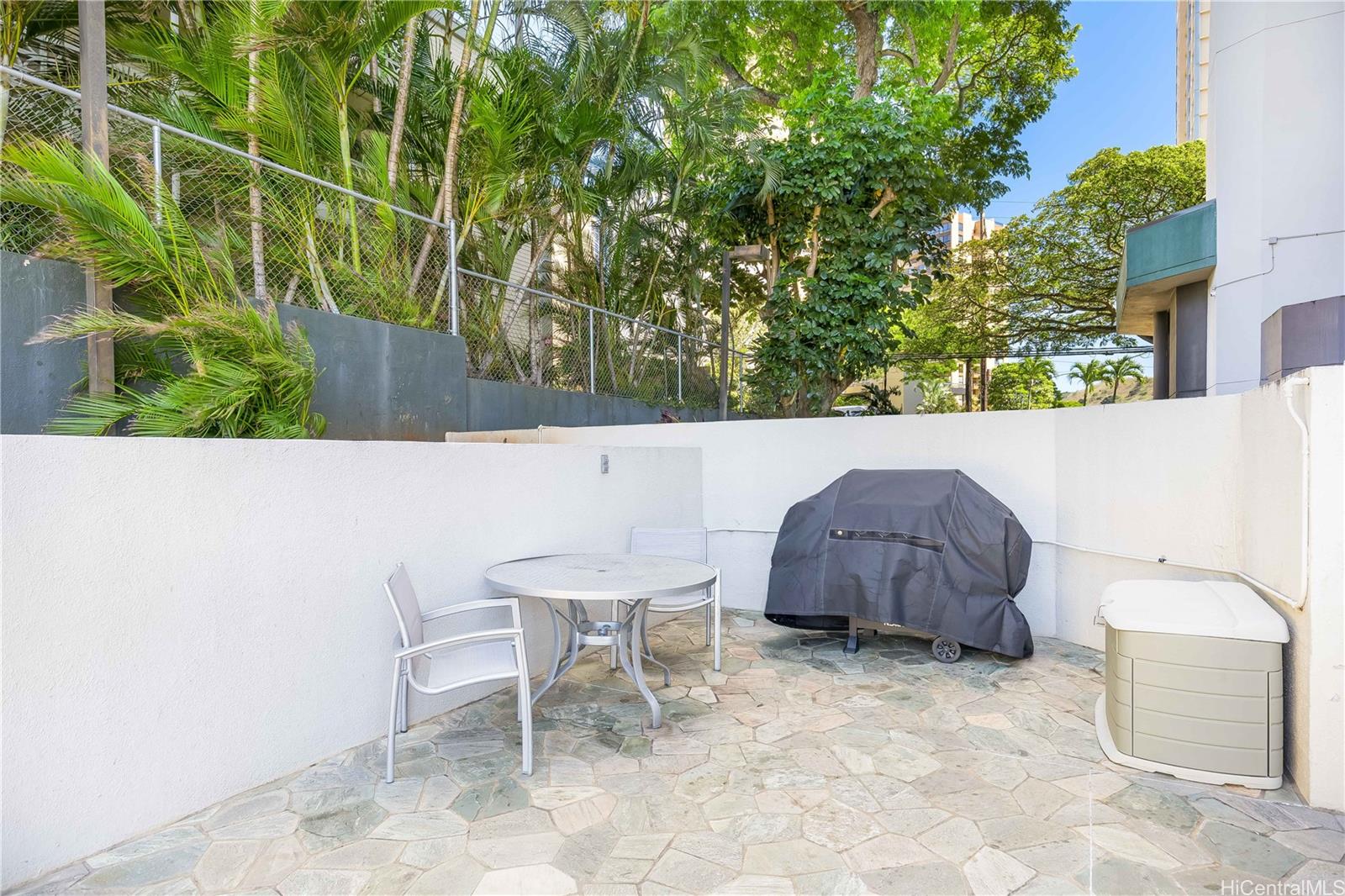 2040 Nuuanu Avenue  Unit 1203