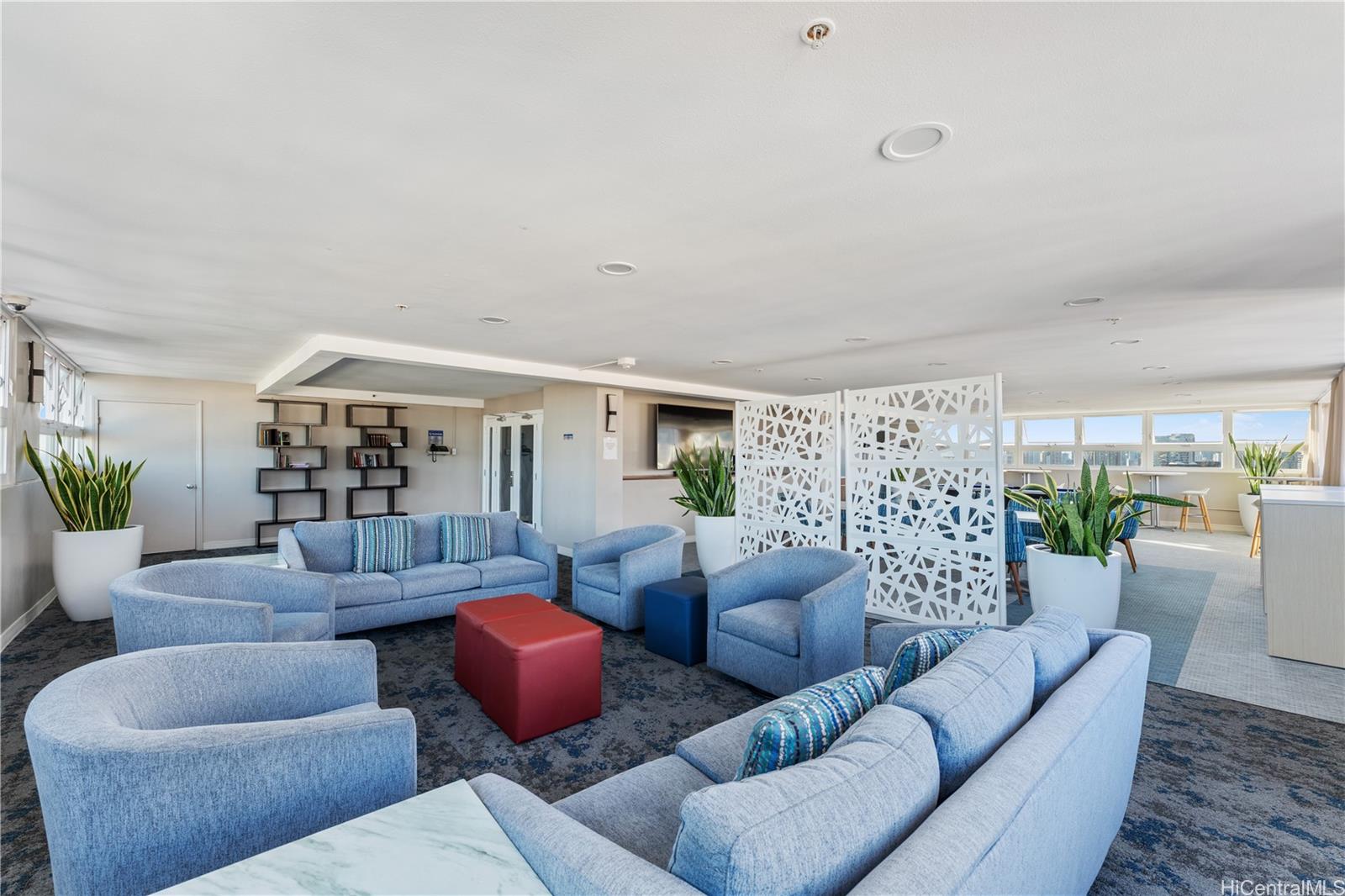 2427 Kuhio Avenue  Unit 804