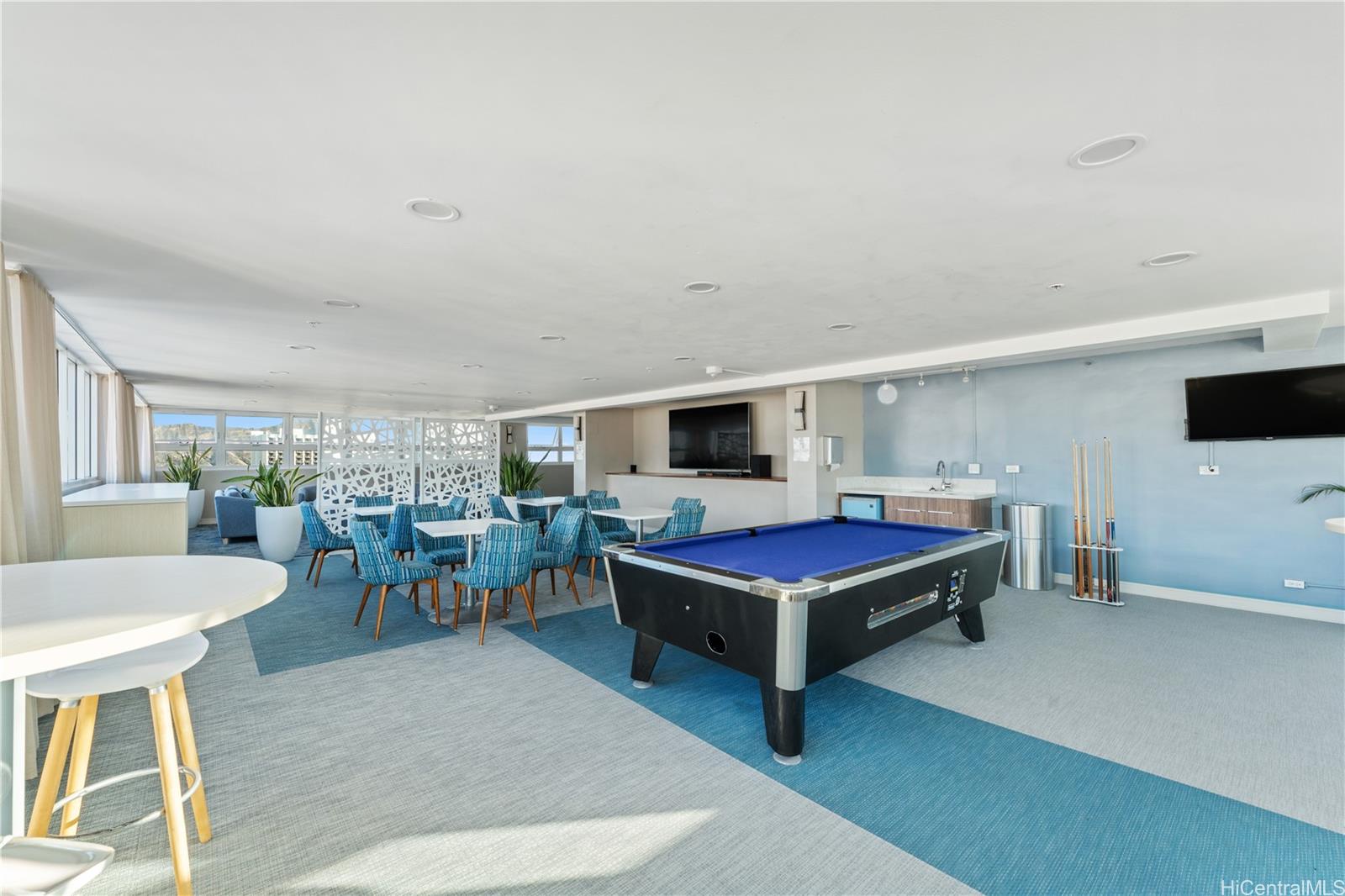 2427 Kuhio Avenue  Unit 804