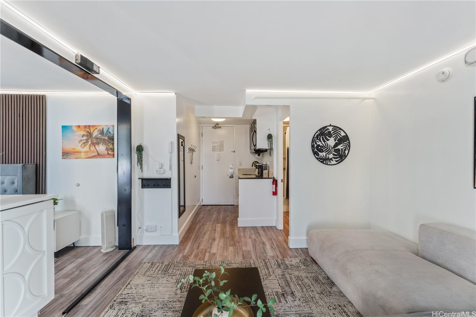 2427 Kuhio Avenue  Unit 804