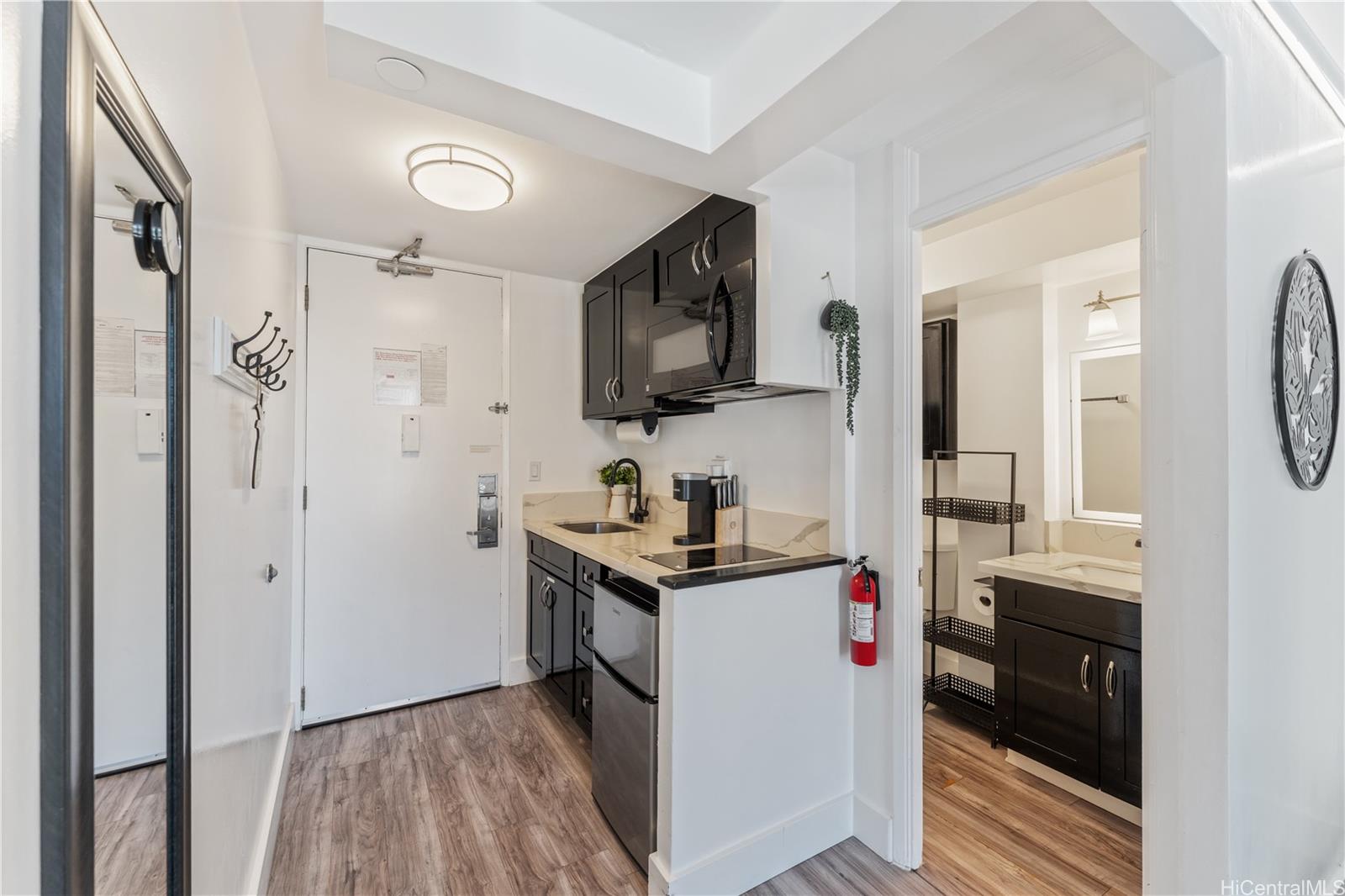 2427 Kuhio Avenue  Unit 804