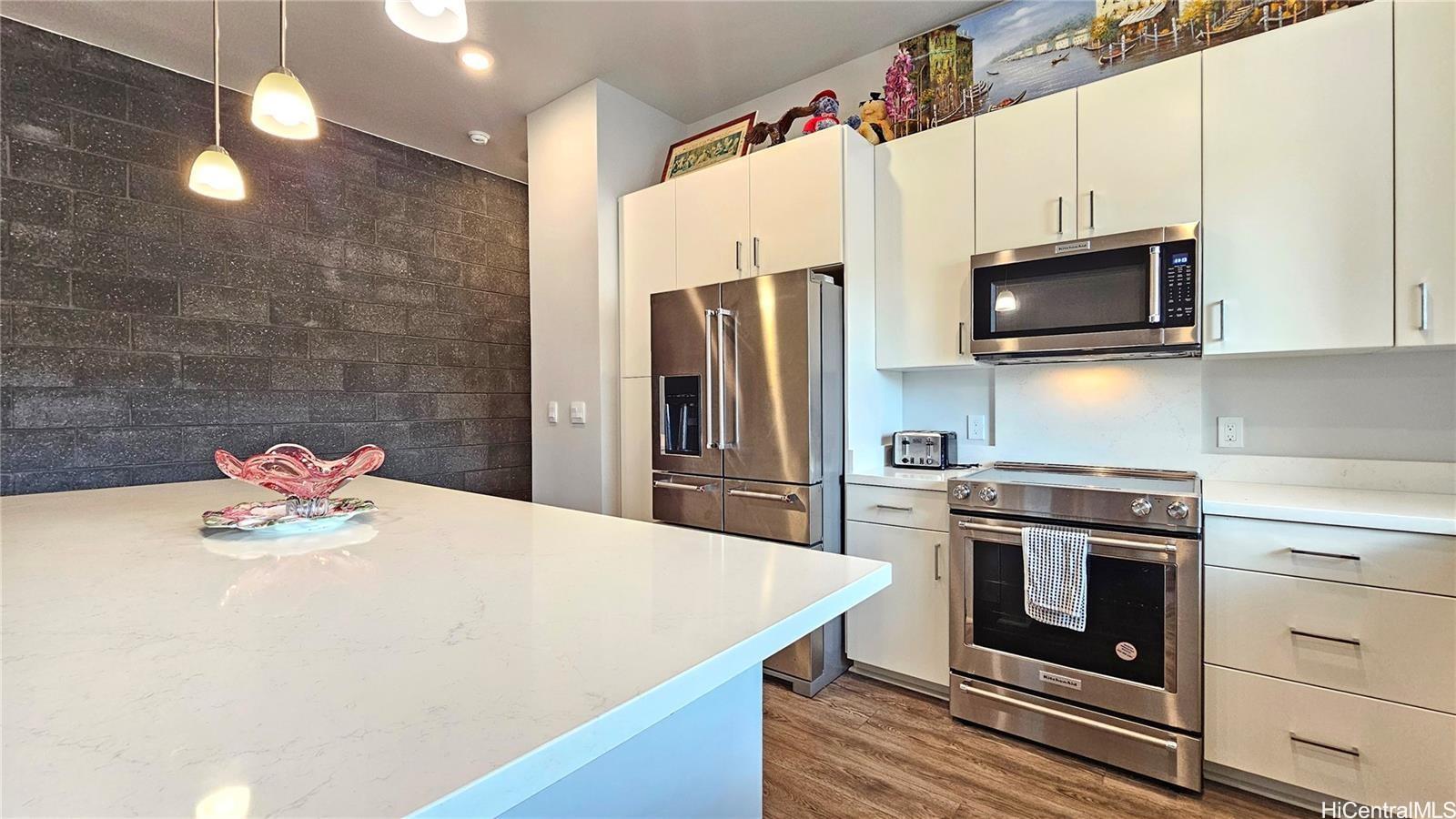 91-3641 Iwikuamoo Street  Unit 2111