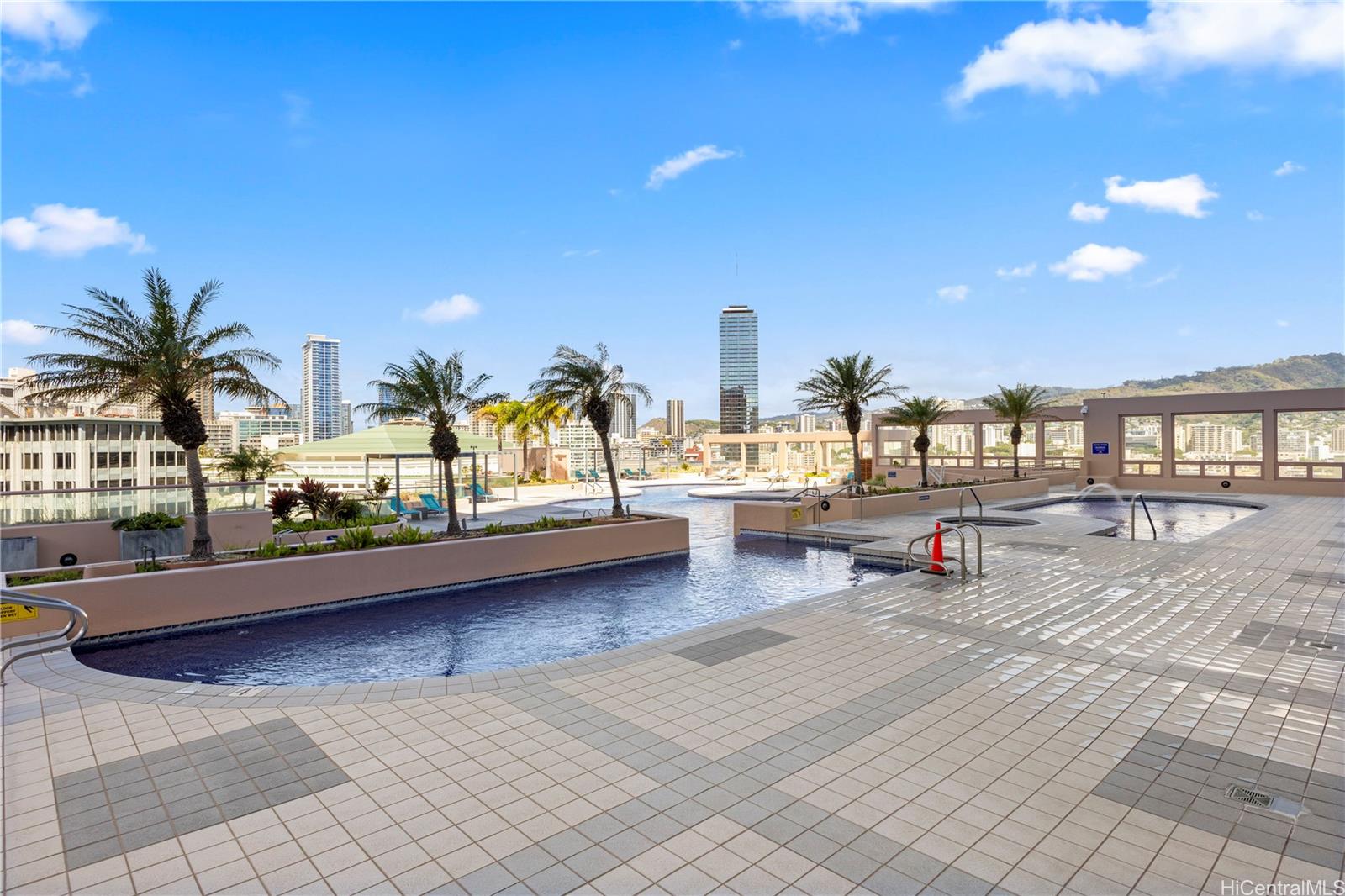 Photo 19 of 25