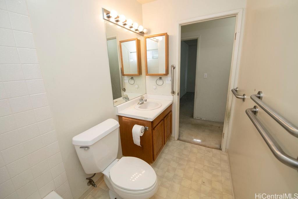Photo 7 of 24