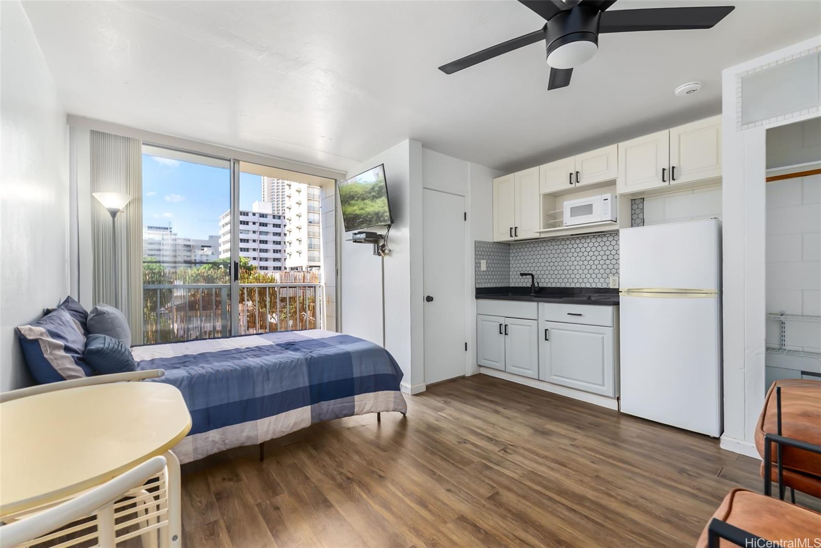249 Kapili Street 402