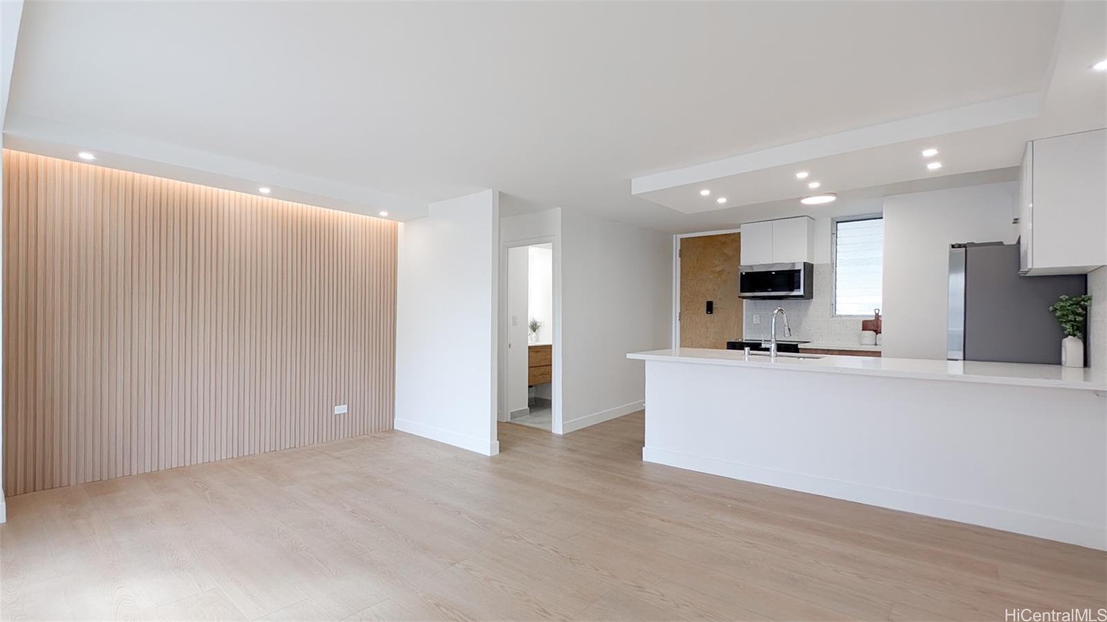 1716 Keeaumoku Street  Unit 304