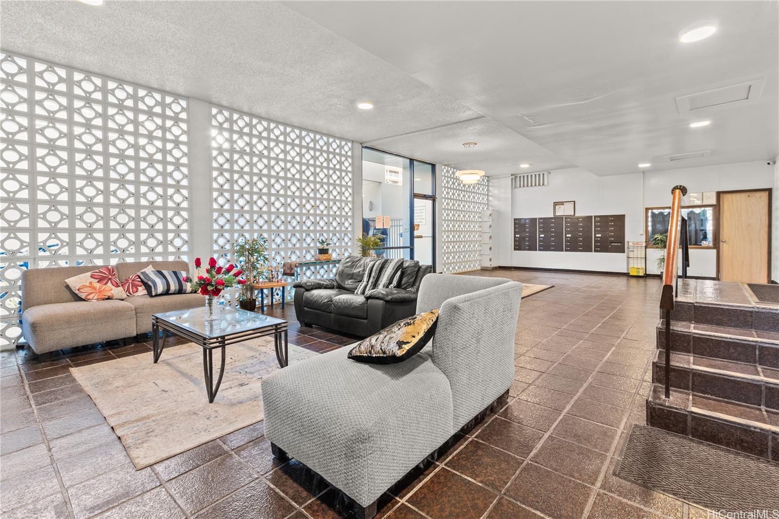 1069 Spencer Street  Unit 101