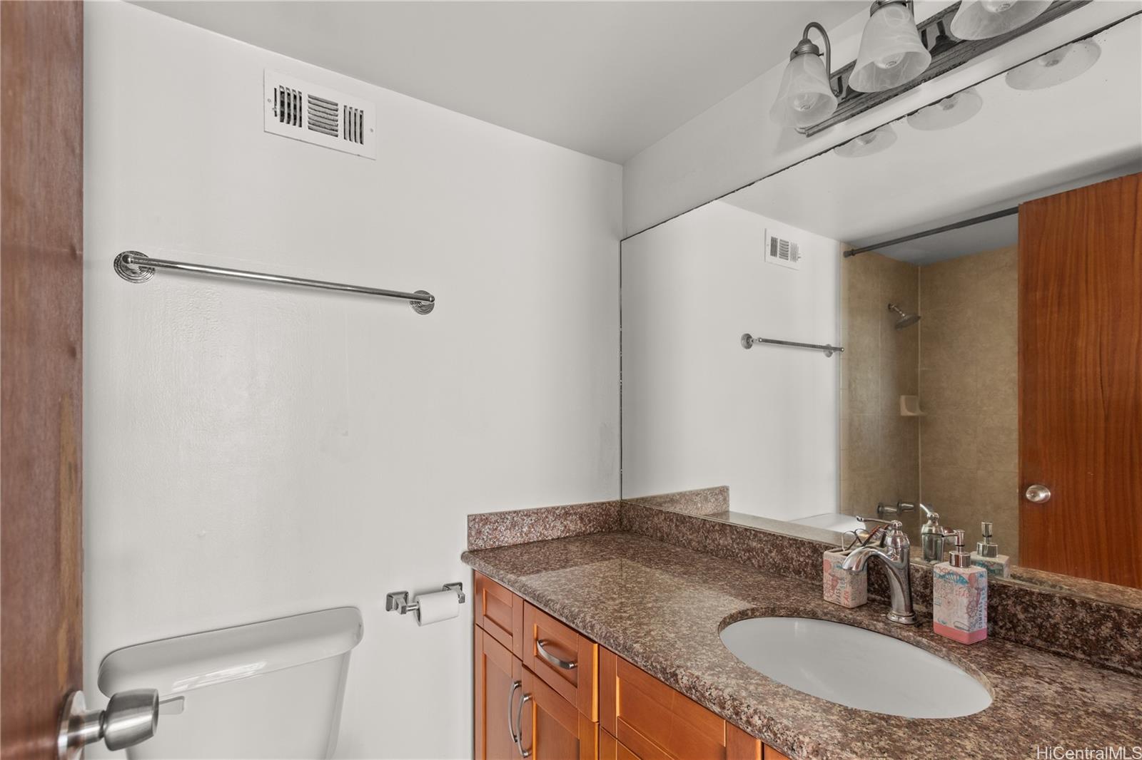 1069 Spencer Street  Unit 101