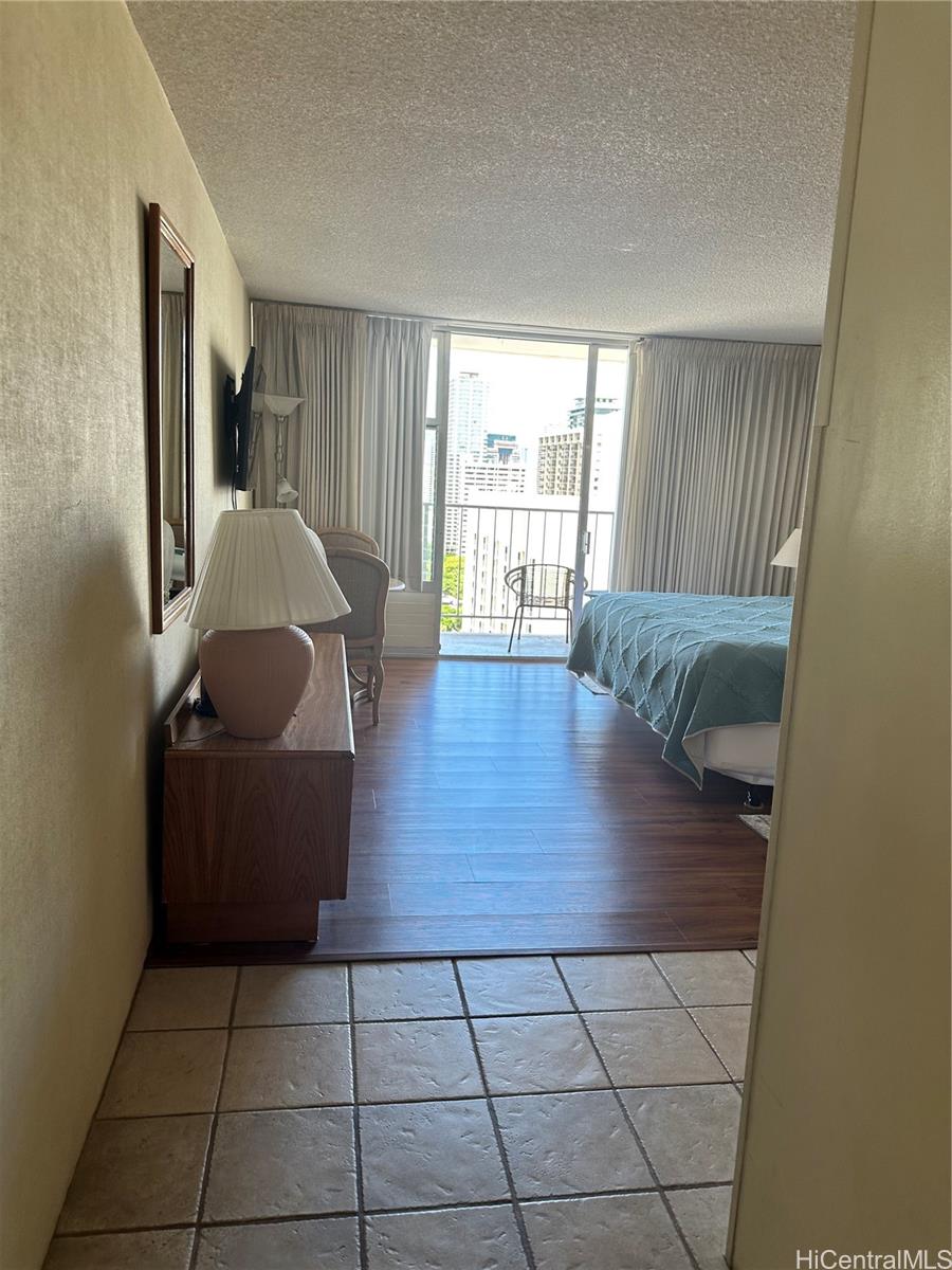 Photo 9 of 19
