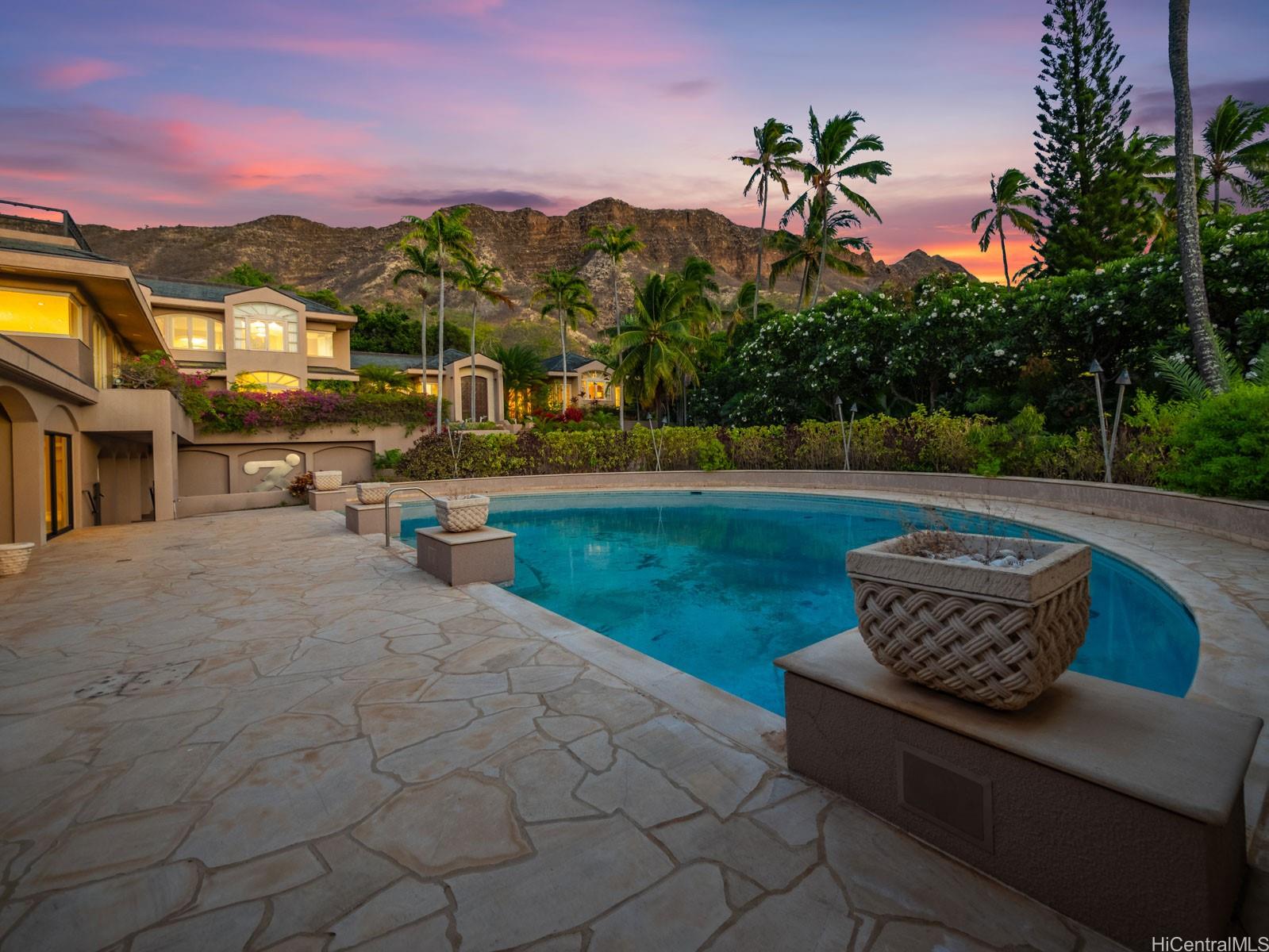 3239 Noela Drive