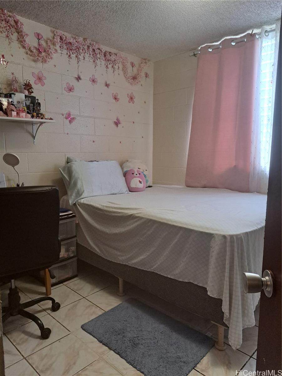 Photo 8 of 25