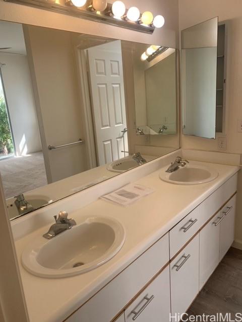 Photo 13 of 25