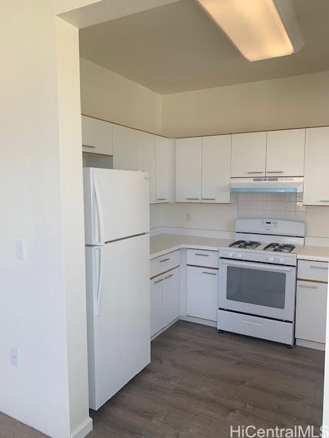 Photo 3 of 25