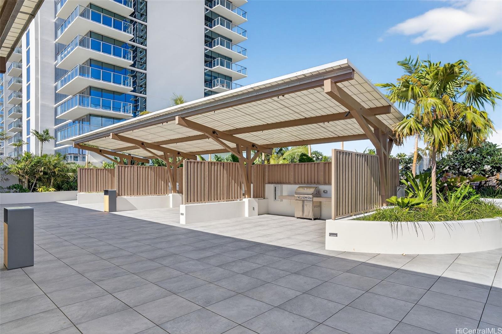 1515 Liona Street  Unit 2100