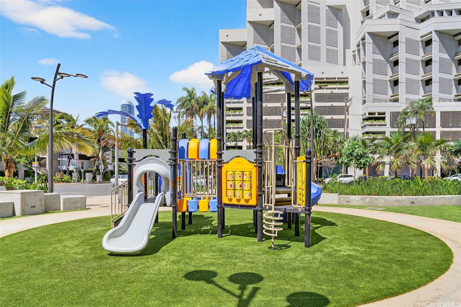 1515 Liona Street  Unit 2100