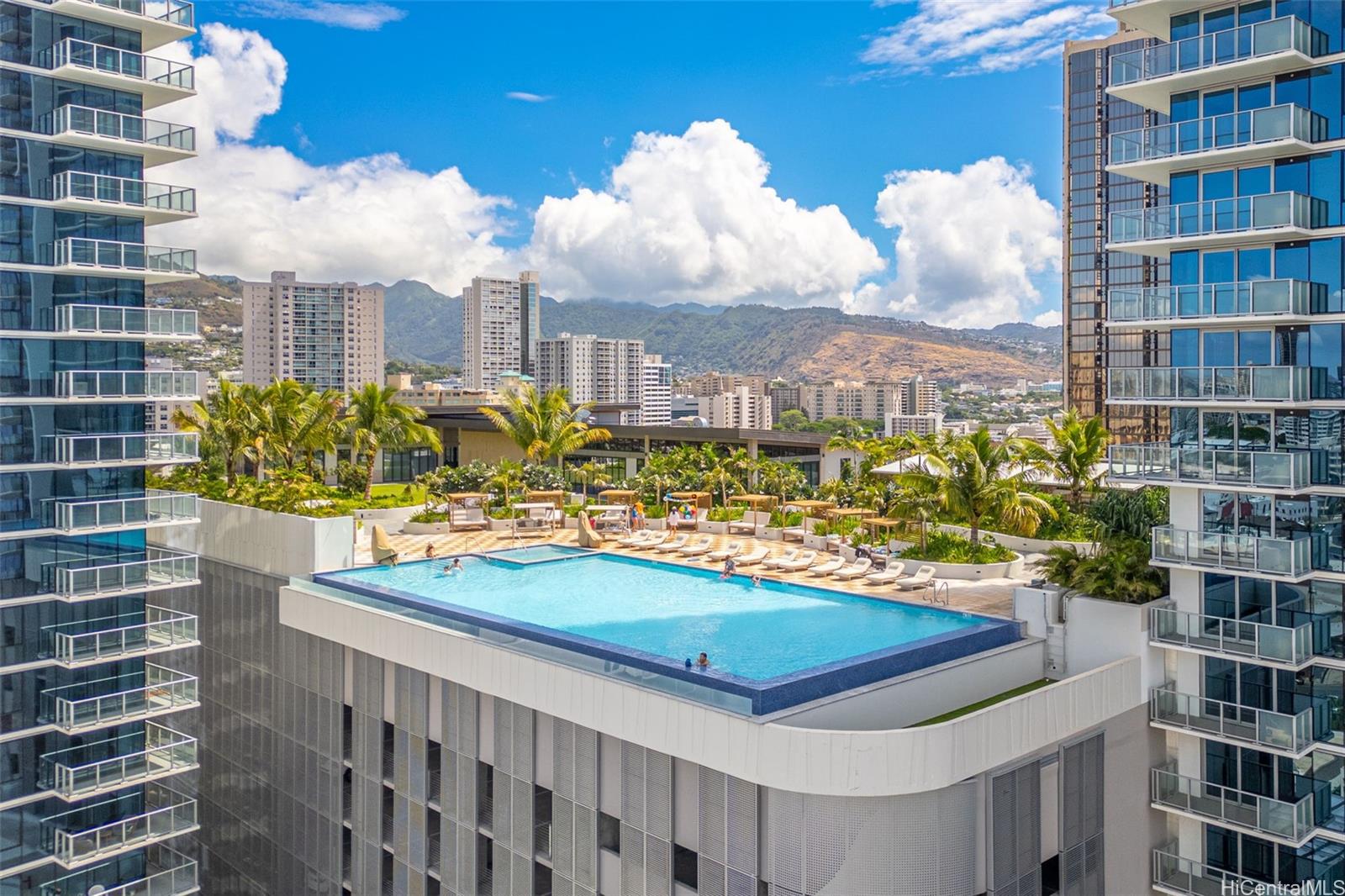 1515 Liona Street  Unit 2100