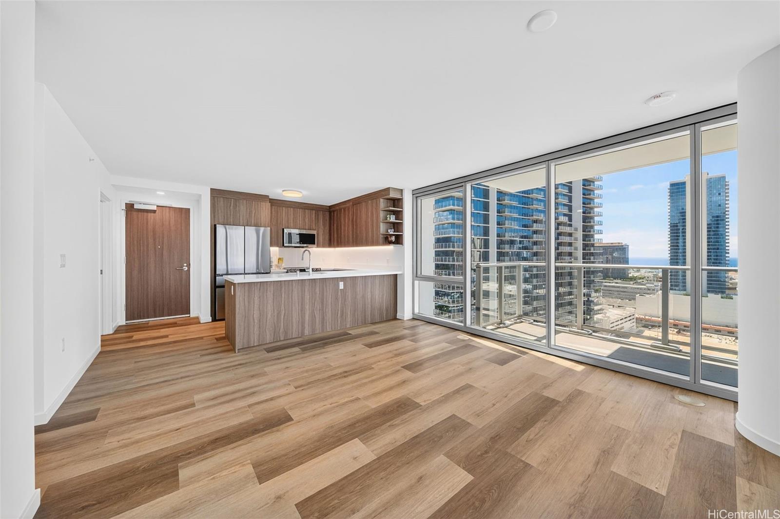 1515 Liona Street  Unit 2100