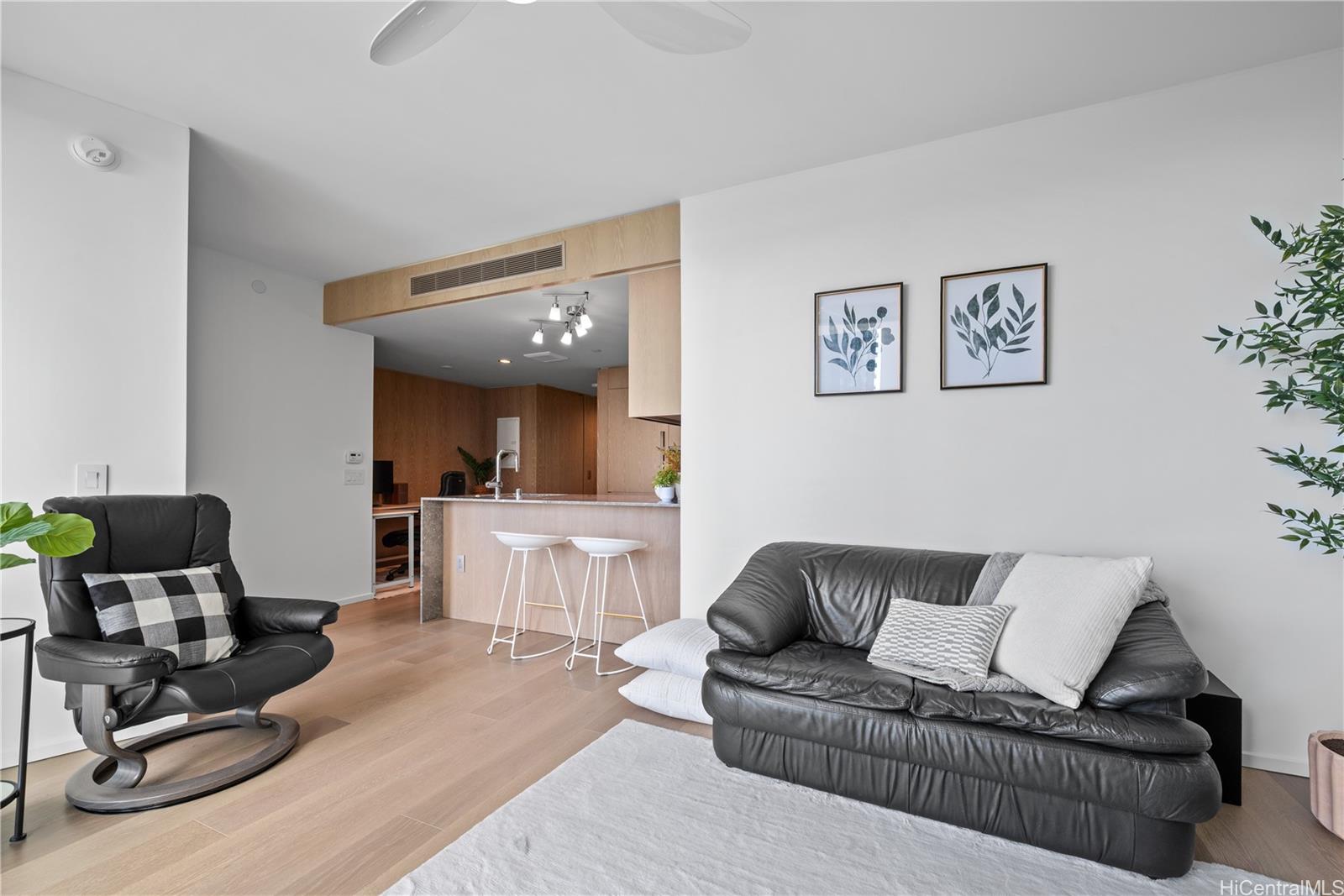 1000 Auahi Street 906