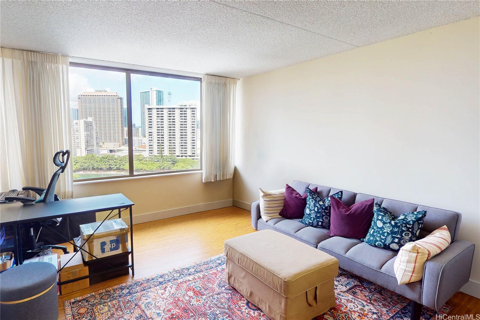 411 Hobron Lane  Unit 1512