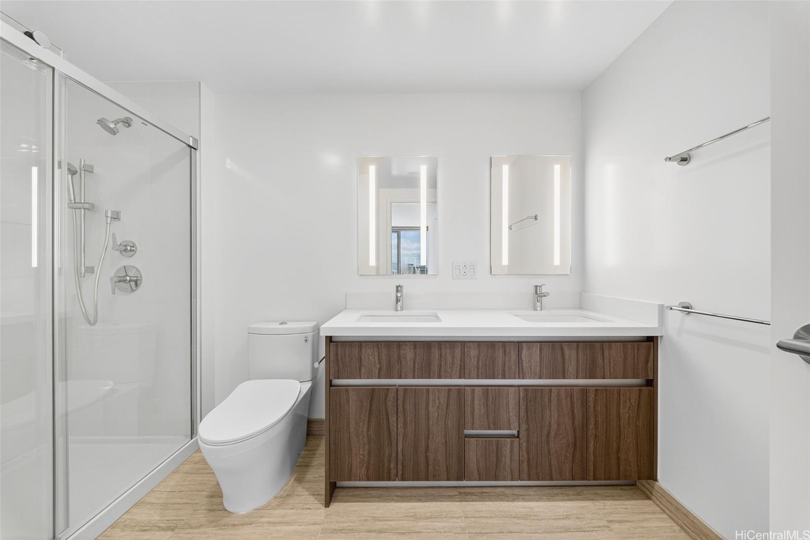 1515 Liona Street  Unit 3400