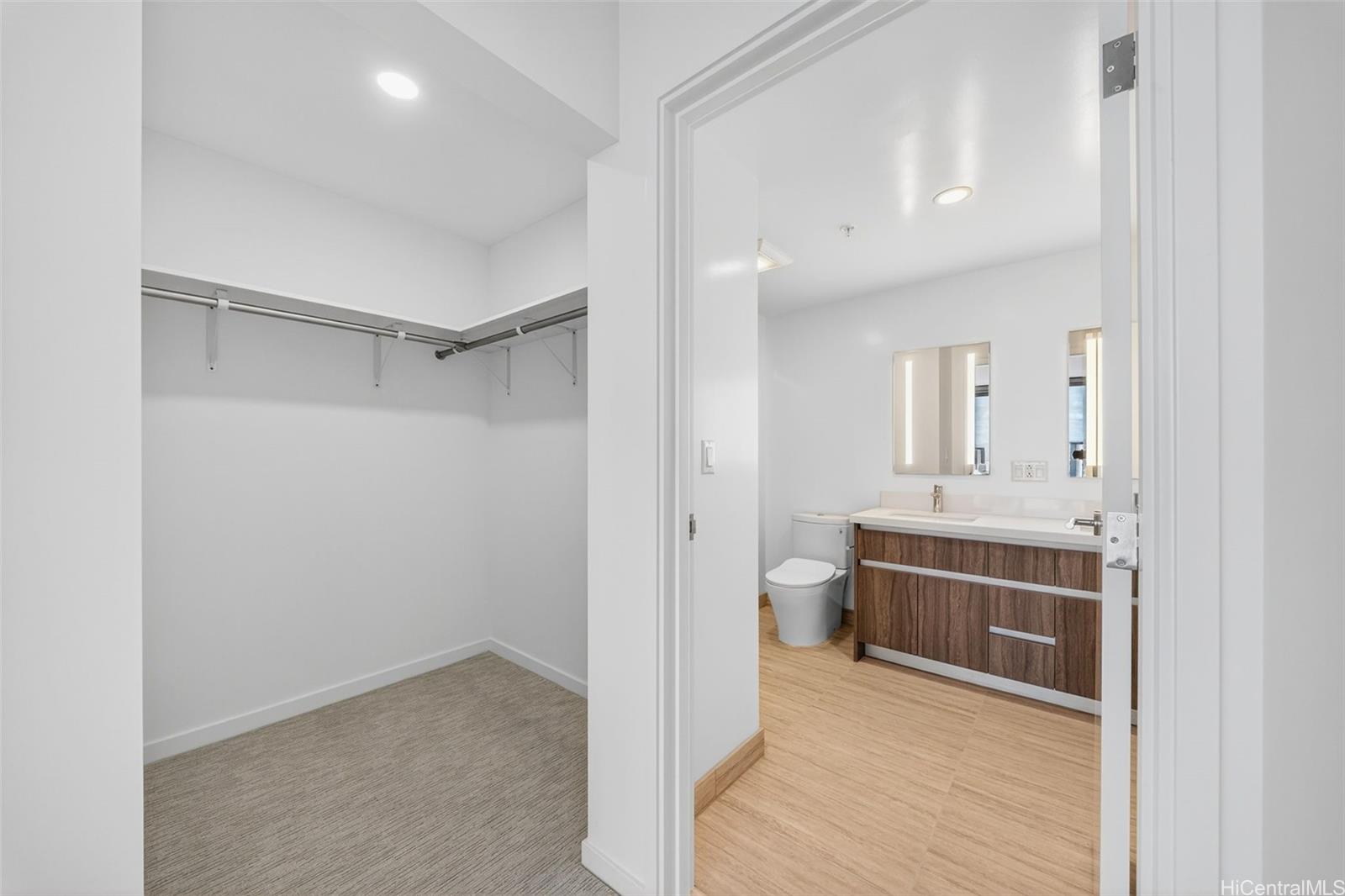 1515 Liona Street  Unit 3400