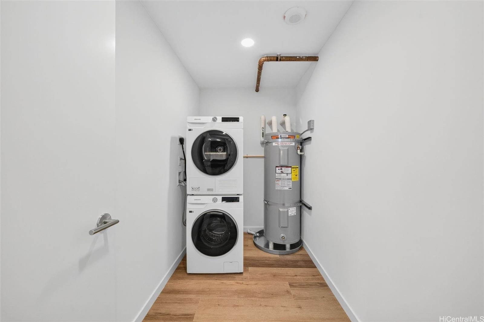 1515 Liona Street  Unit 3400