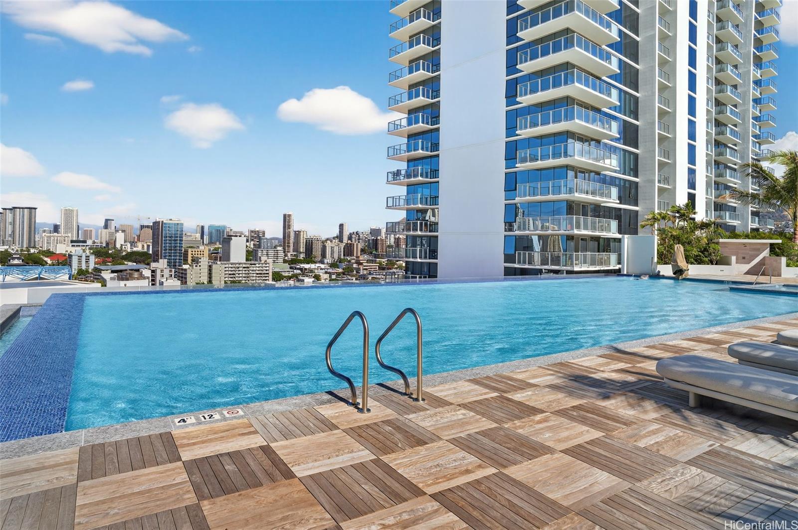 1515 Liona Street  Unit 3400