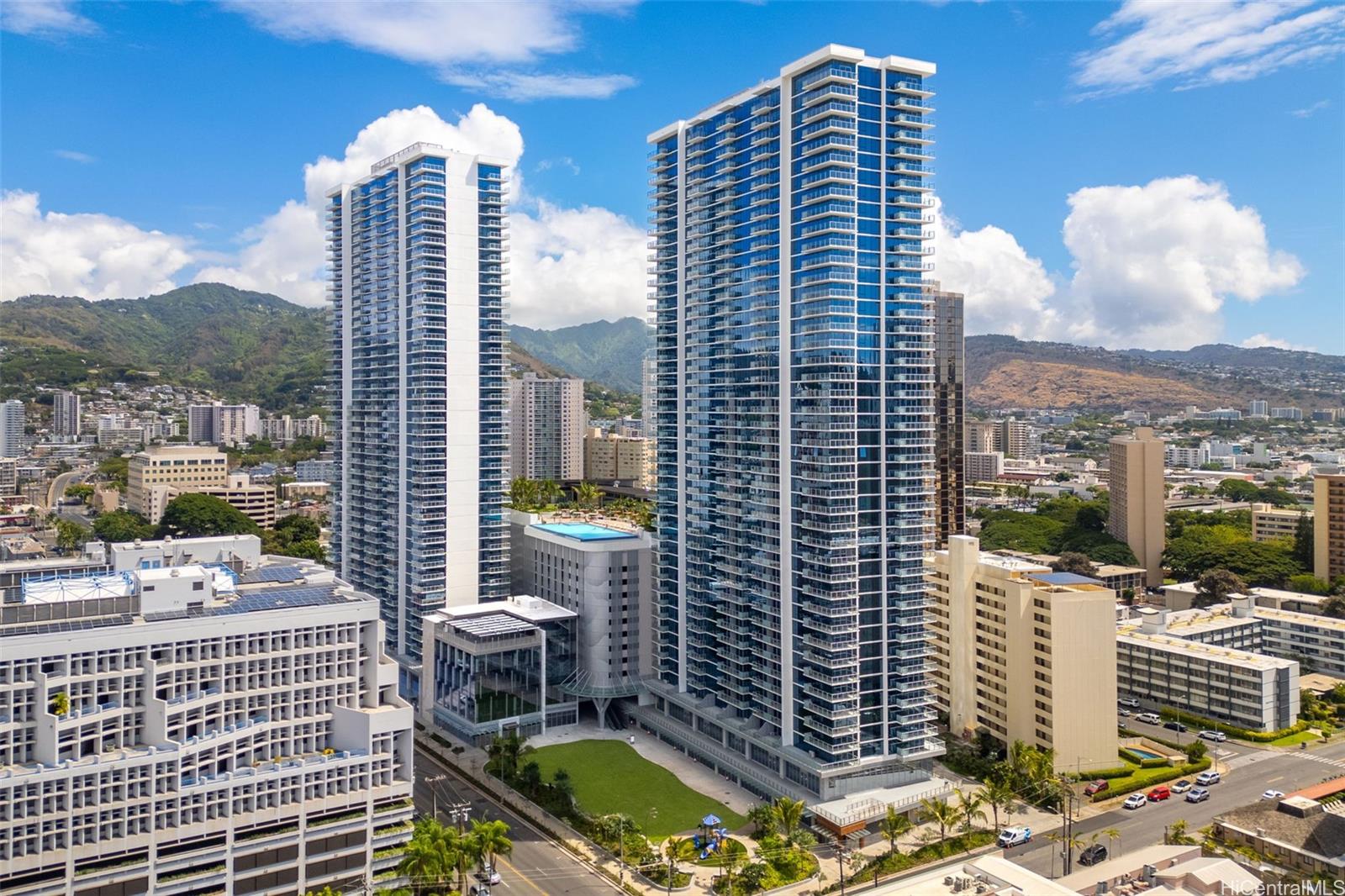 1515 Liona Street  Unit 3400