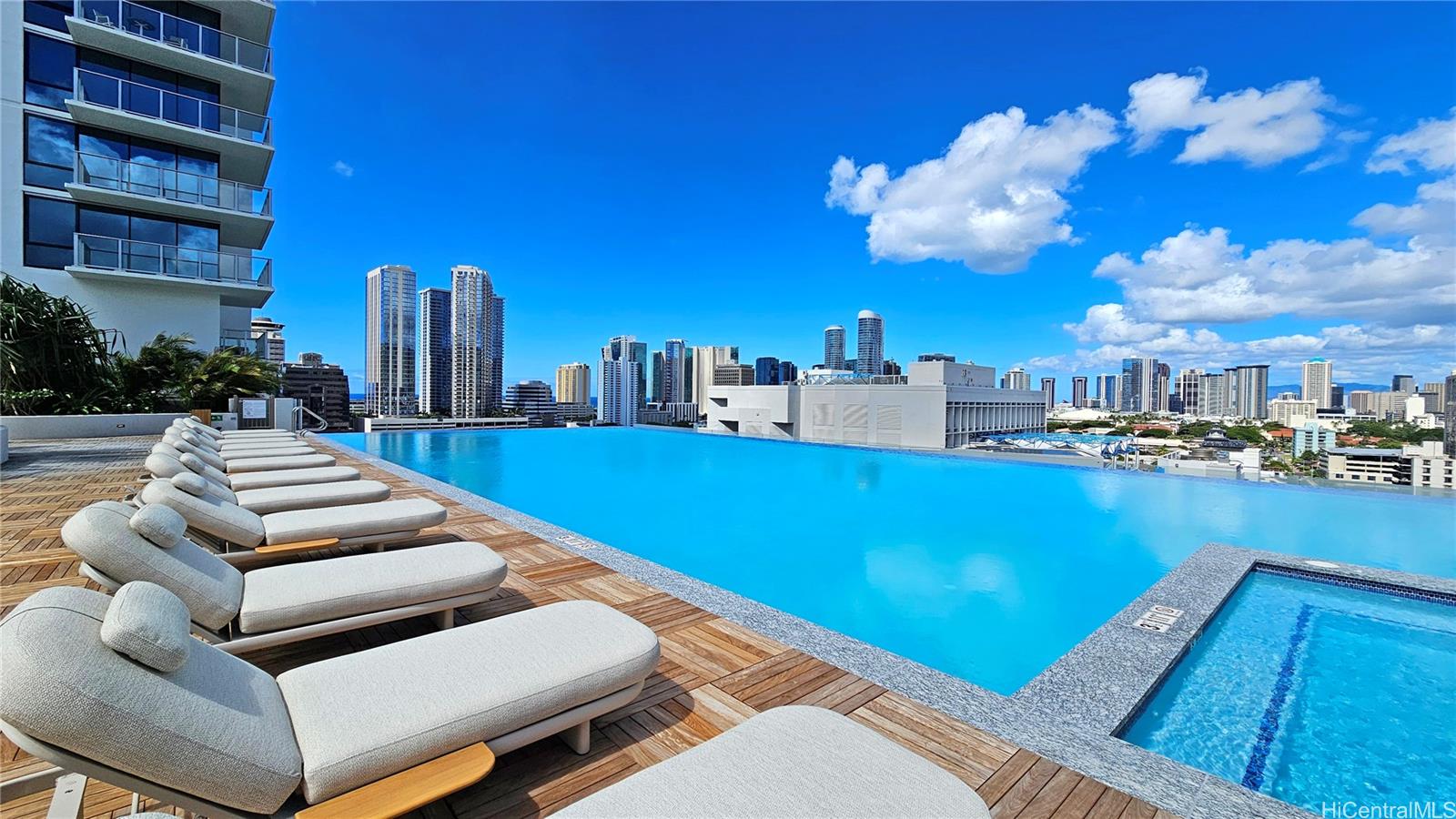 1515 Liona Street  Unit 2603