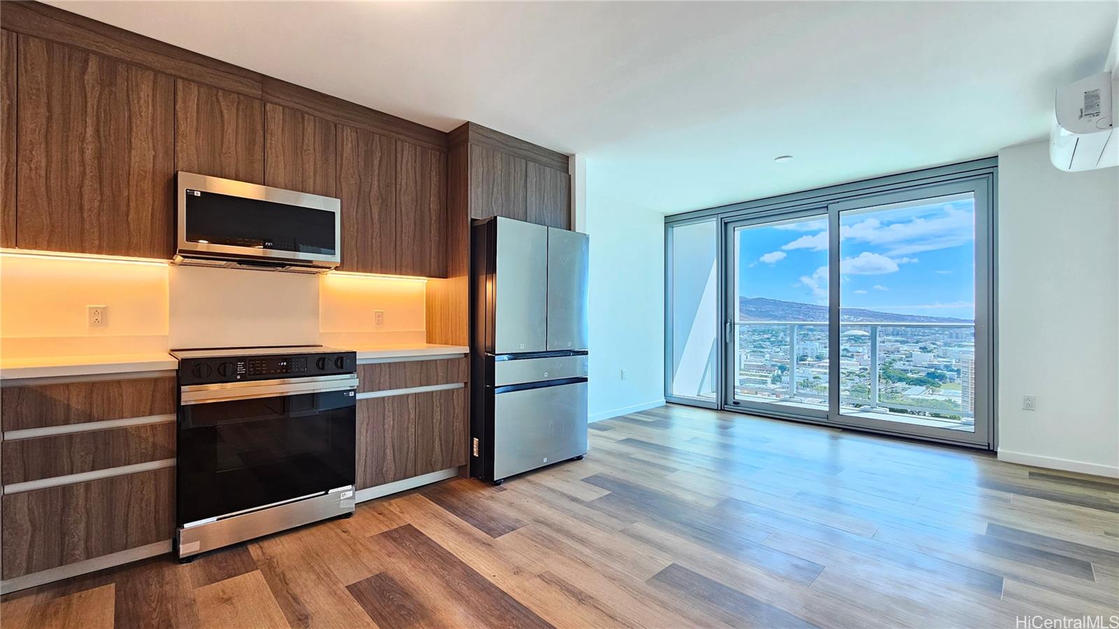 1515 Liona Street  Unit 2603