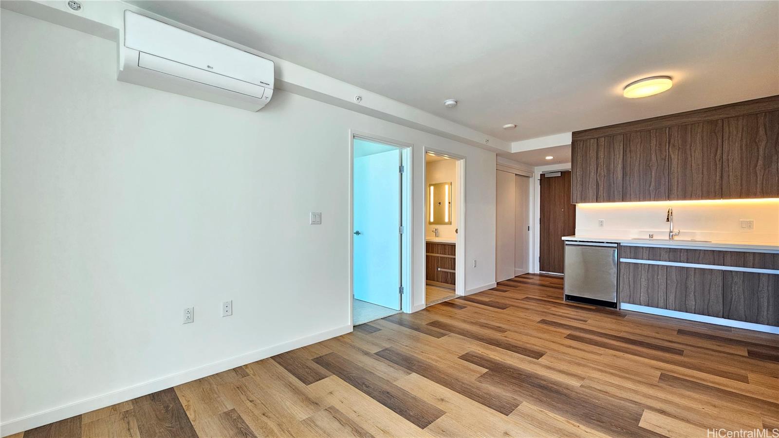 1515 Liona Street  Unit 2603