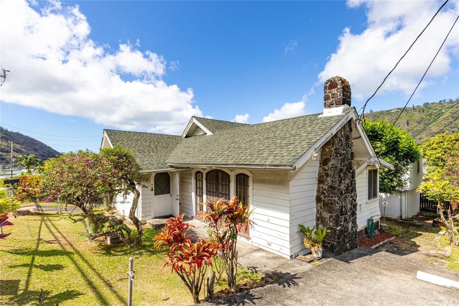 3422 Woodlawn Drive