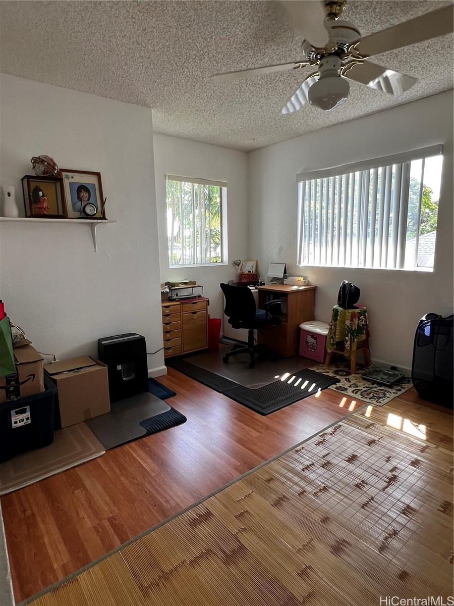 Photo 19 of 23