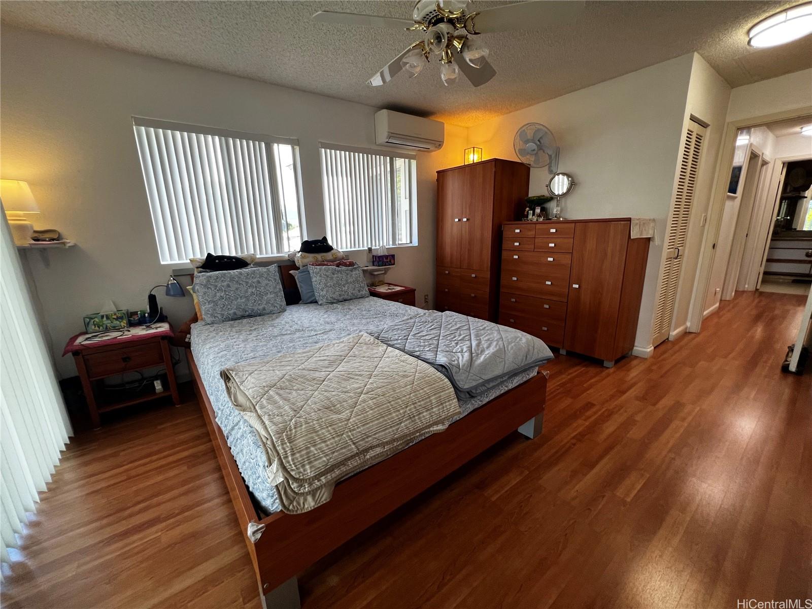 Photo 8 of 23