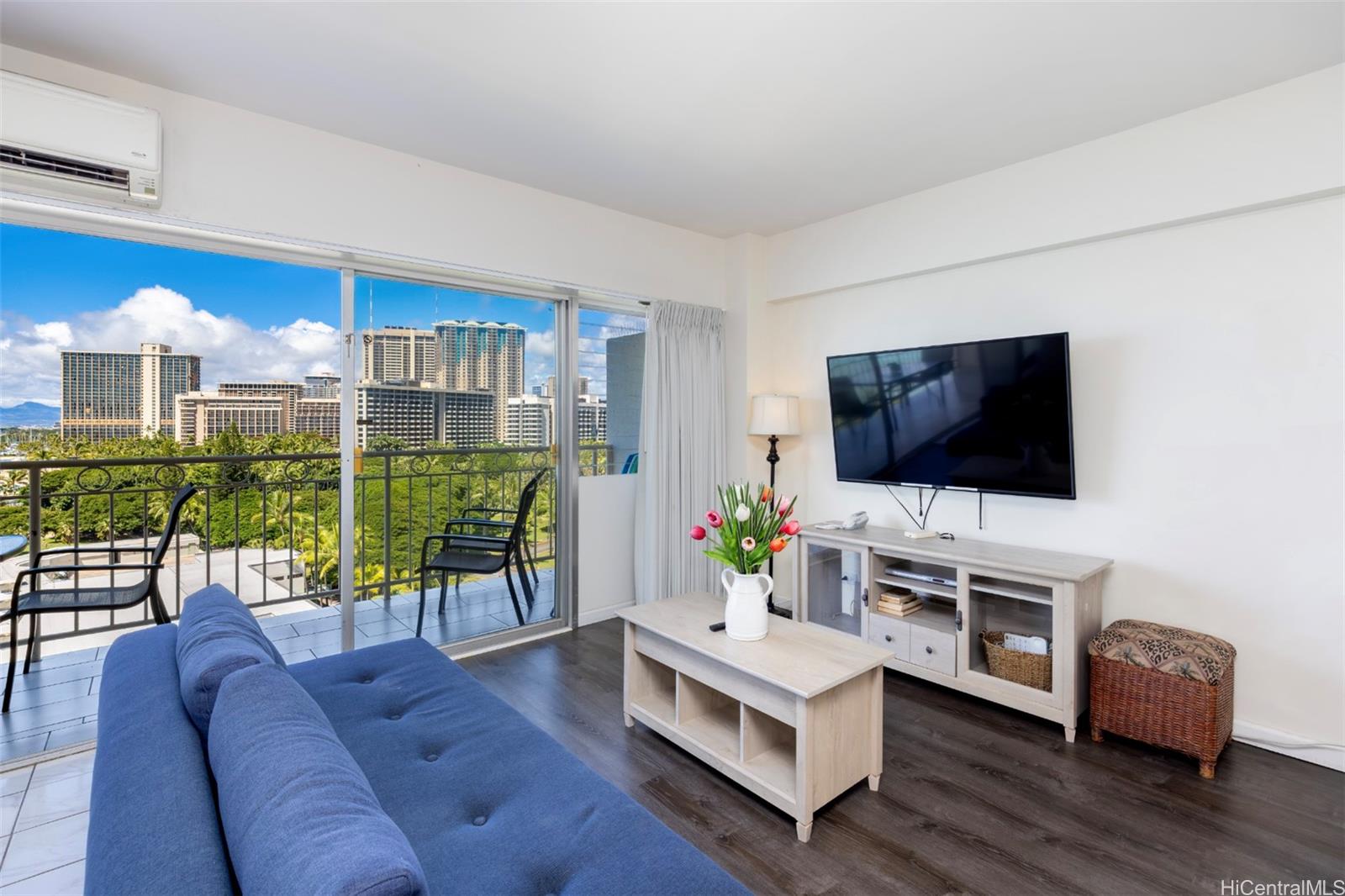 Photo 13 of 25