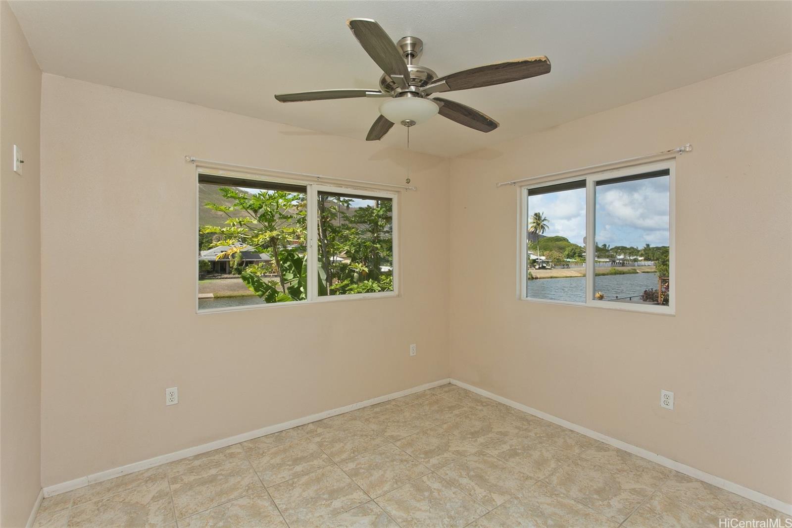 Photo 19 of 24