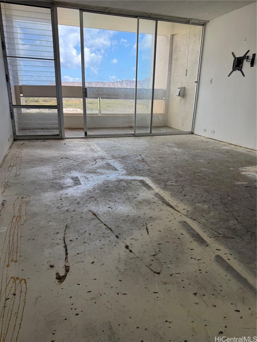 555 University Avenue  Unit 1904