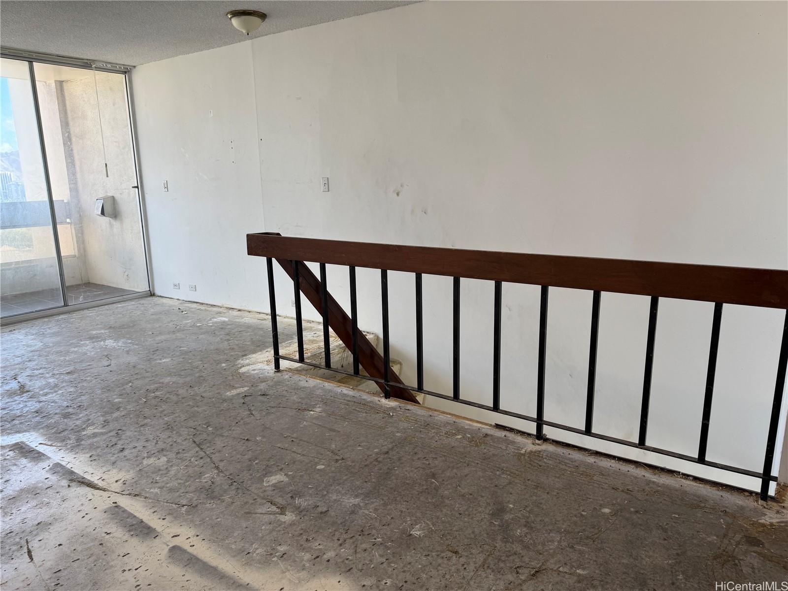 555 University Avenue  Unit 1904