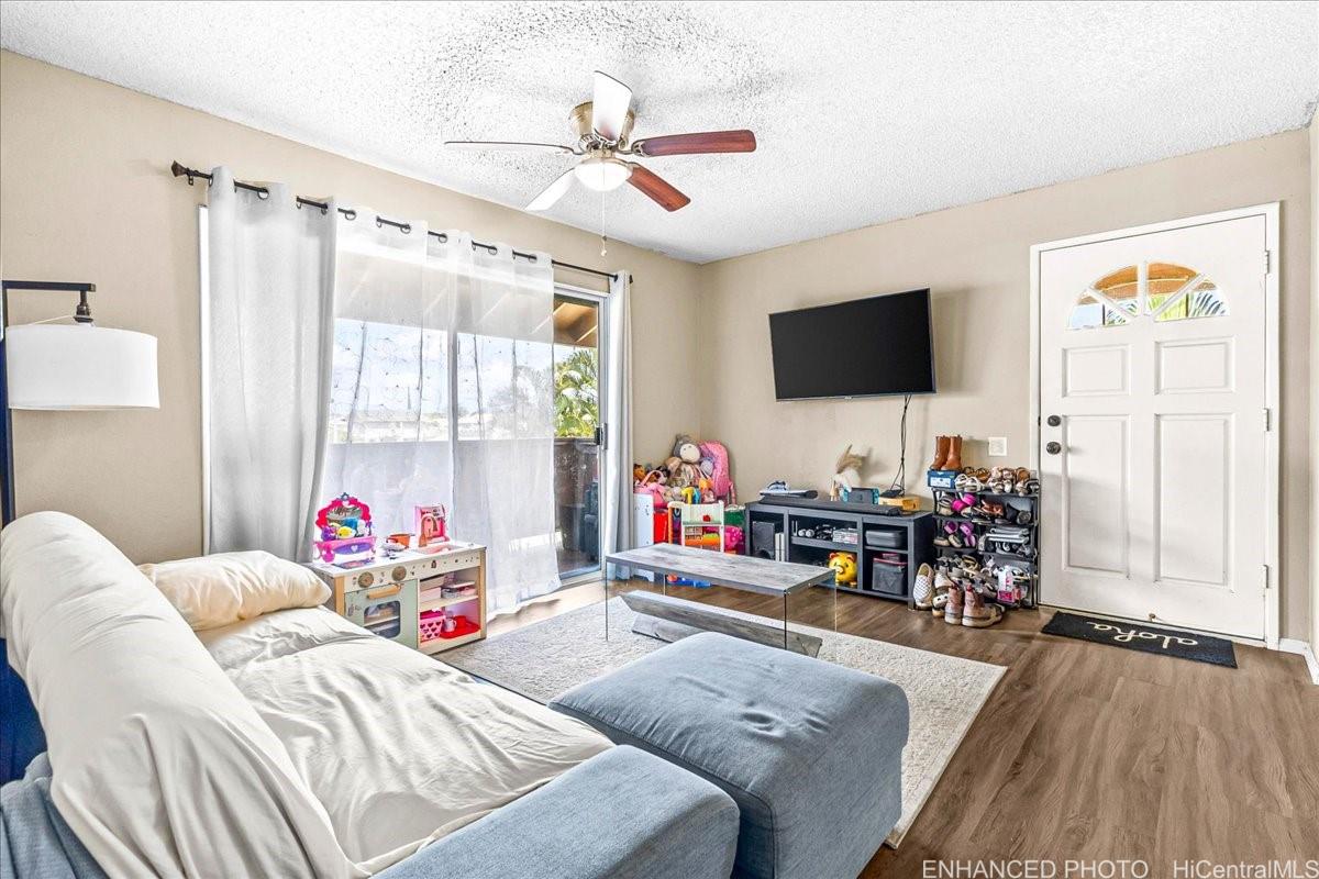 Photo 6 of 25
